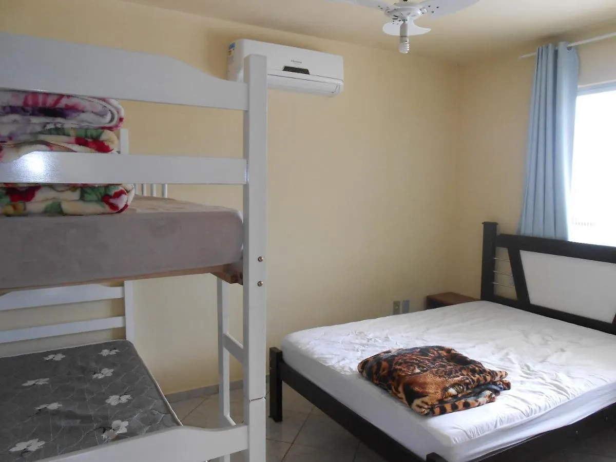 Residencial Yamanashi Apartment Bombinhas